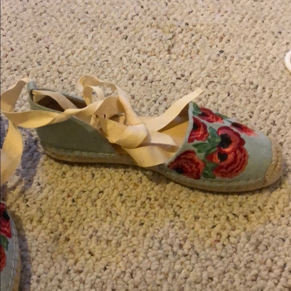 Jessica Simpson shoes EUC - Picture 2 of 4